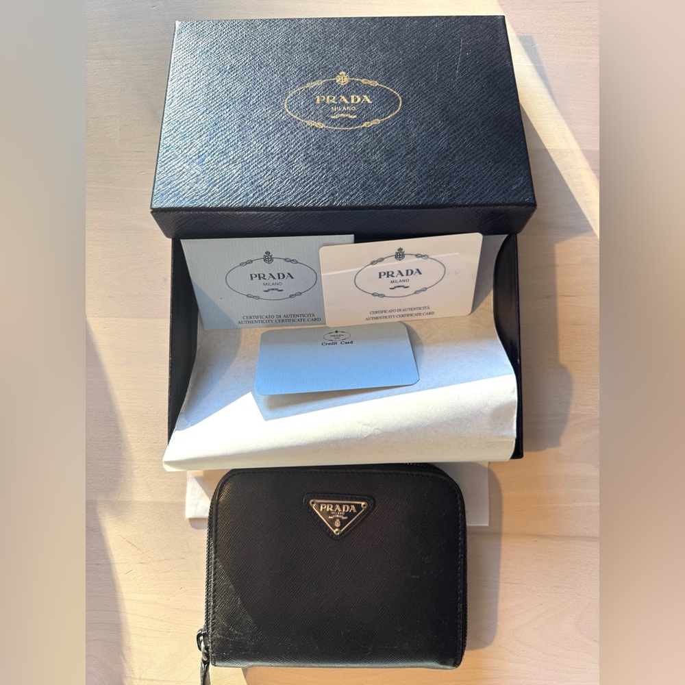 Prada Wallet - Picture 3 of 9